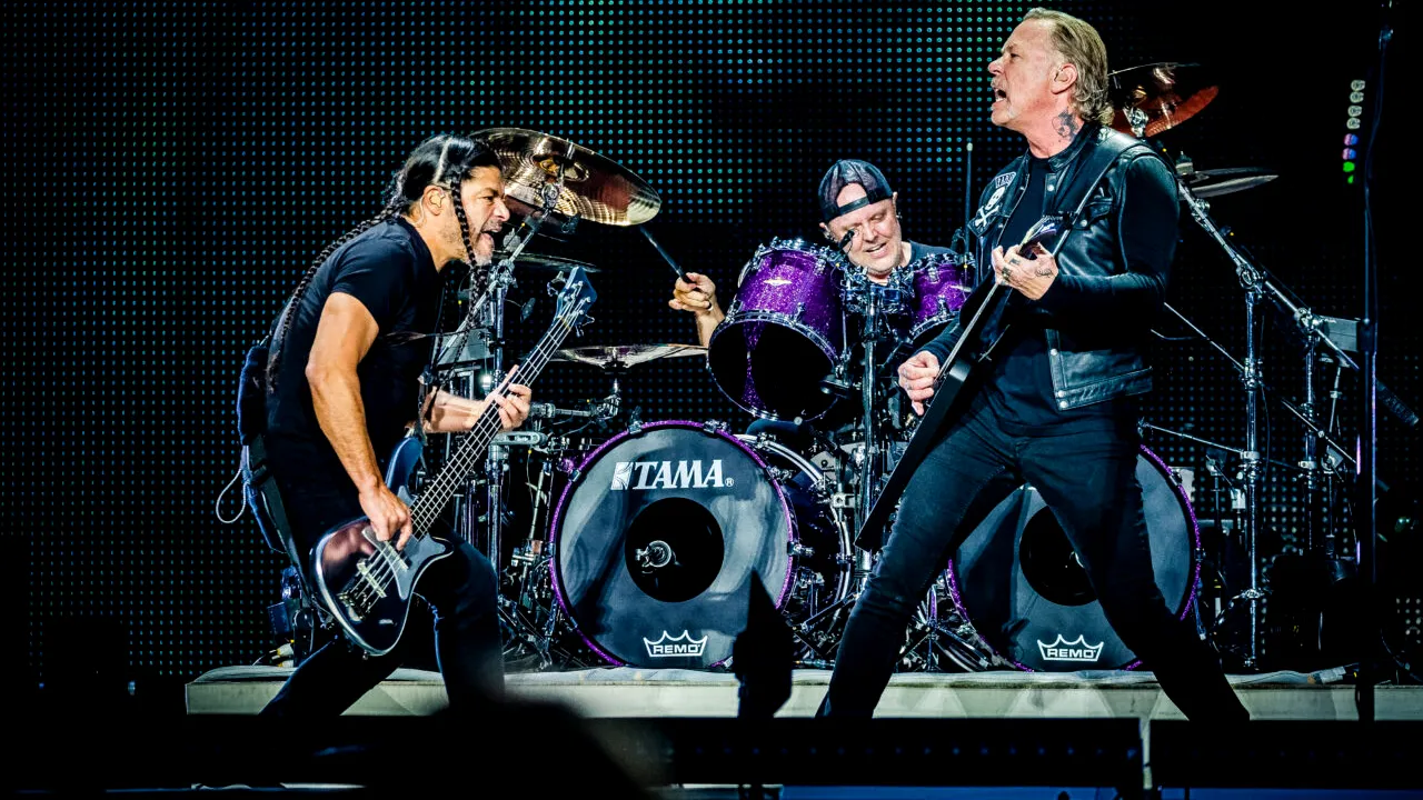 Peste 100 de RECLAMAȚII legate de vânzarea biletelor la concertul Metallica. Piedone a dispus verificări. Care sunt plângerile oamenilor