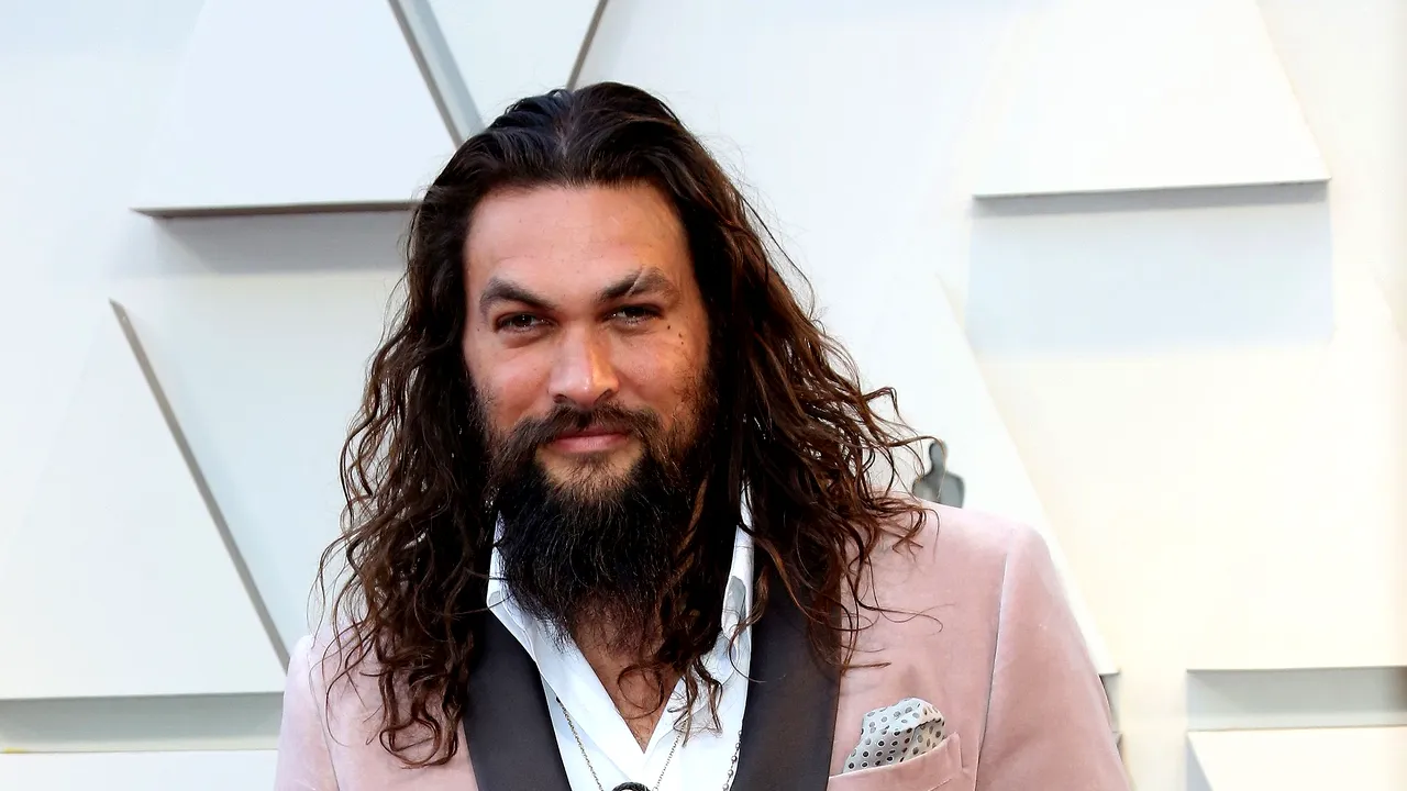 Actorul Jason Momoa, invitat special în „Familia Simpson/ The Simpsons