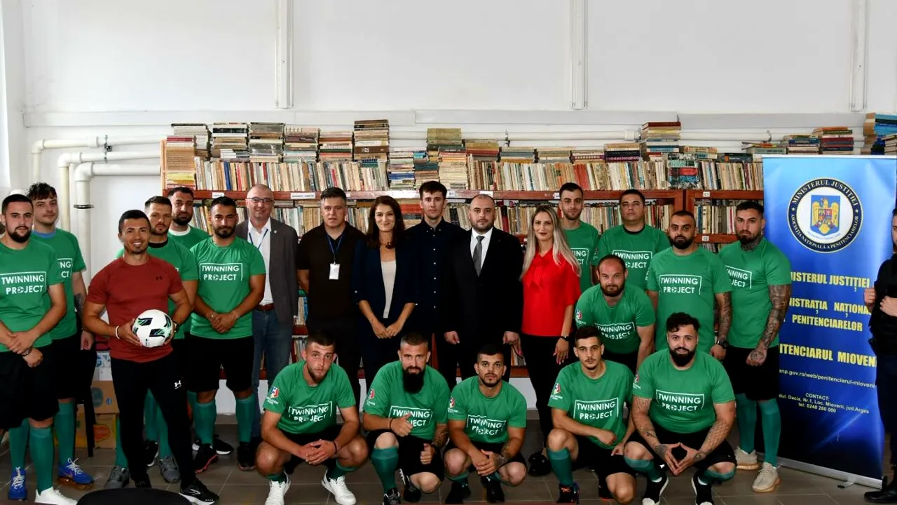 FRF vine la Mioveni să antreneze echipa de fotbal a penitenciarului. Selecționerul României U19 se va ocupa de jucătorii în zeghe