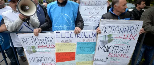 După două luni de grevă, angajații Electrolux protestează în fața Ambasadei Suediei: Vom merge la Stockholm