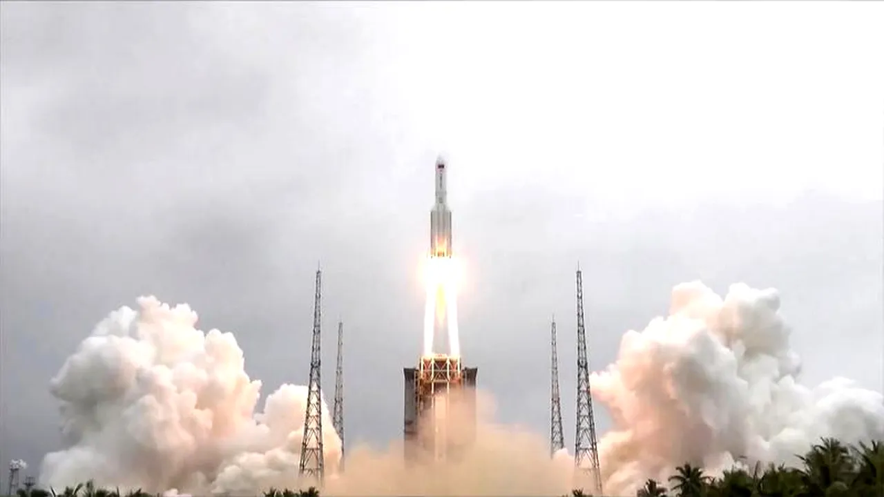 Imagini cu rămășițe din racheta chinezească dezintegrată în atmosferă (VIDEO)