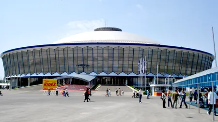 Director doar pe hârtie | Un șef de la Romexpo a fost obligat să strângă excrementele câinilor și să supravegheze pisoarele. Ce despăgubiri a primit