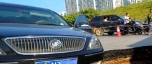 Întâmplare de coșmar pentru un șofer din China. Ce s-a întâmplat pe una dintre cele mai circulate șosele din oraș