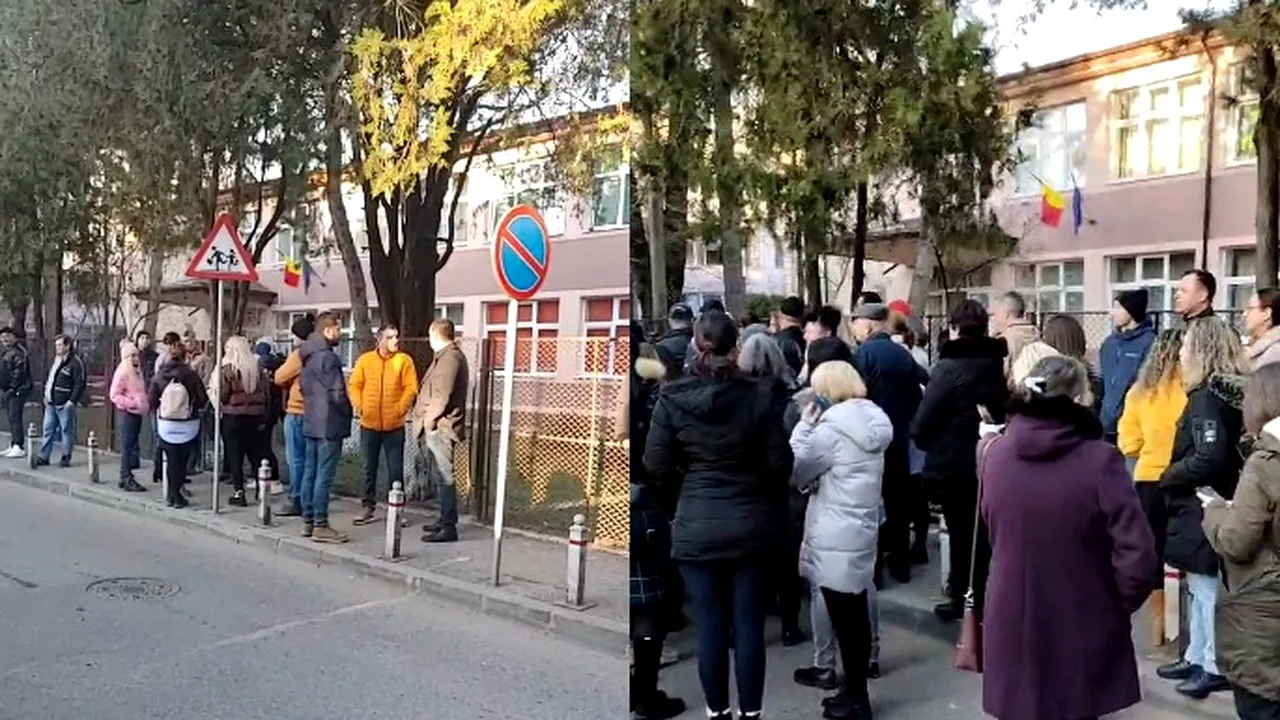 FOTO-VIDEO: Scandal la o școală din Târgoviște. Părinții au protestat după ce un elev a avut mai multe acte de VIOLENȚĂ asupra colegilor săi