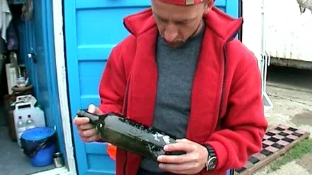 Ce a găsit acest scafandru într-o sticlă care a stat 72 DE ANI pe epava vasului Sulina