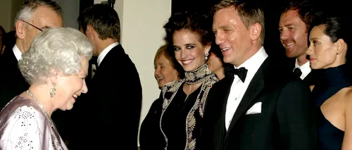 Daniel Craig a dezvăluit cum este Regina Elisabeta a II-a în privat. Actorul a spus că este haioasă și chiar l-a surprins cu o glumă bună
