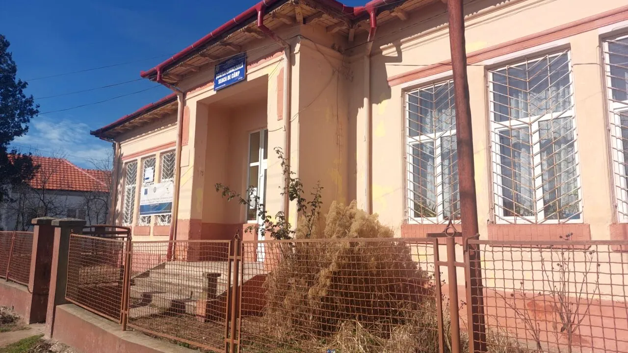 Zeci de clădiri cu RISC SEISMIC în comunele din Dolj. Majoritatea sunt unități de învățământ