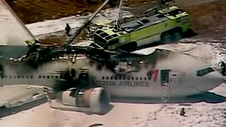 Una dintre victimele accidentului aerian din San Francisco a murit lovită de o mașină a pompierilor