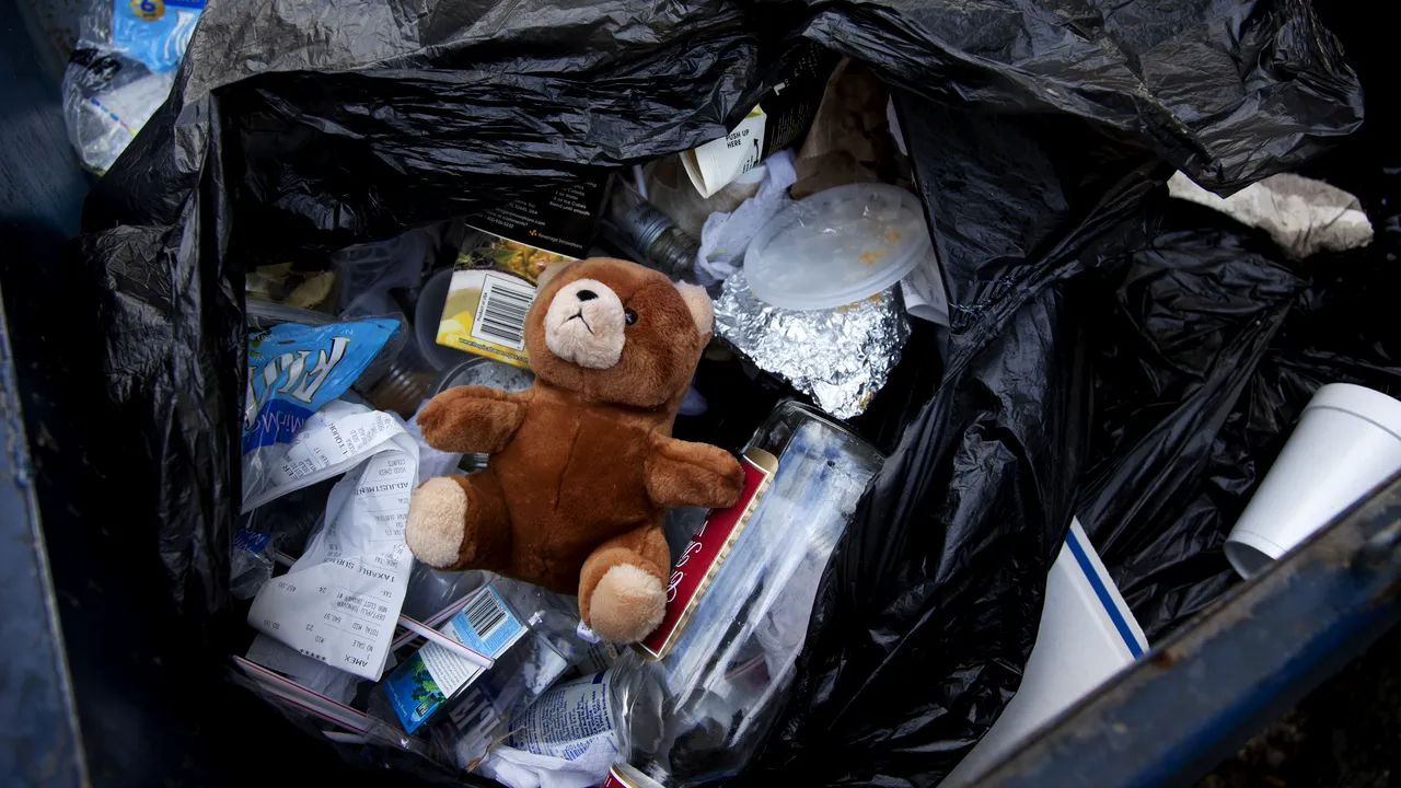 Clujul, mai VERDE. Platforme SUBTERANE și saci personalizați cu COD DE BARE pentru colectarea SELECTIVĂ a deșeurilor menajere