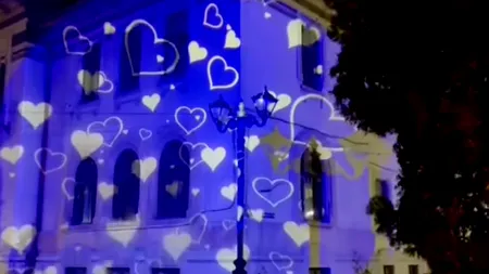 Elena Lasconi a adus la viață spiritul dragostei. Primăria Câmpulung Muscel, decorată cu inimoare de Ziua Indrăgostiților