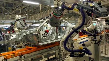 Un muncitor de la o fabrică Volkswagen a murit după ce a fost strivit de un robot. Care a fost reacția VW