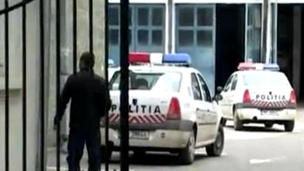 SINUCIDERE ÎN SECȚIA DE POLIȚIE. Un agent s-a împușcat cu arma din dotare
