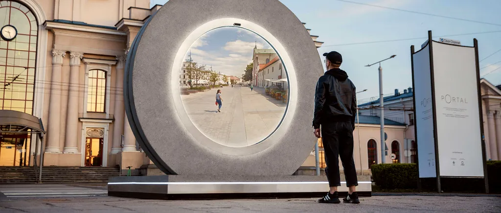 Vilnius a construit un „portal” către un alt oraș din Europa pentru a-i ține conectați pe oameni. Cum funcționează - FOTO