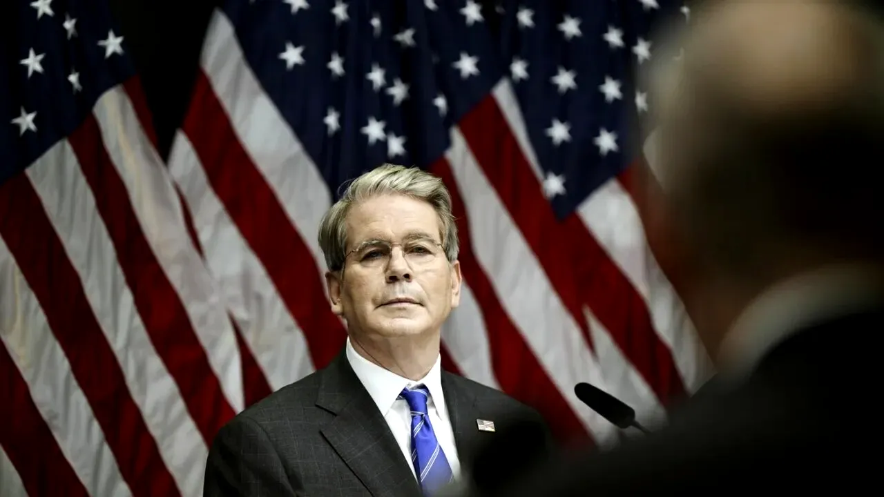 Trezoreria SUA prelungește scutirea pentru vânzarea petrolului rusesc. Care este motivul din spatele deciziei