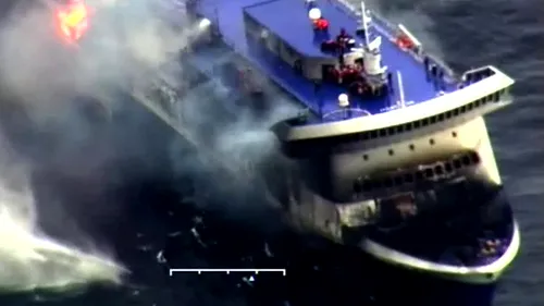 Ce a făcut comandantul feribotului italian distrus de un incendiu în Marea Adriatică