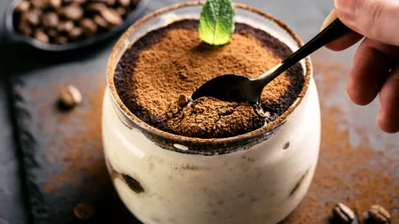 TIRAMISU pentru diabetici, care nu îngrașă. Cu ce să înlocuiești pișcoturile pline de zahăr