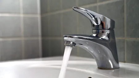 Alertă sanitară în Prahova. APĂ contaminată cu arsen în două comune. Locuitorilor li s-a interzis să o mai consume