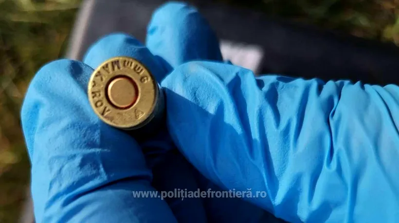 Încărcătorul cu 15 gloanţe pierdut de un polițist din București ar fi fost aruncat la gunoi / Oamenii legii încă mai caută muniția