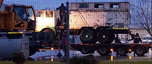 FOTO | Camionul morții de la Cariera Jilț a fost ridicat de la locul tragediei și dus la RAR pentru expertiză