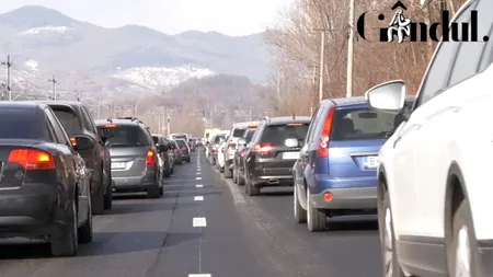 Trafic infernal pe DN1 între Ploiești și Brașov: Românii au luat cu „asalt” stațiunile montane - IMAGINI EXCLUSIVE