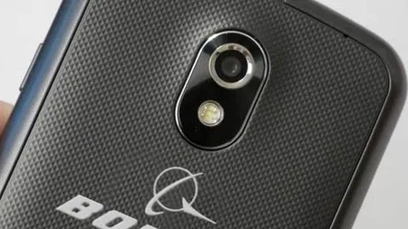 Boeing dezvoltă un smartphone care șterge datele stocate dacă se încearcă deschiderea neautorizată