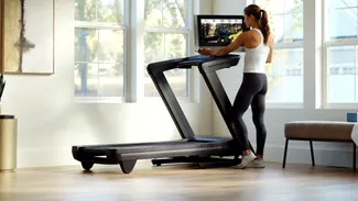 (P) Bandă de alergare pentru acasă – antrenamente inteligente și tehnologie avansată