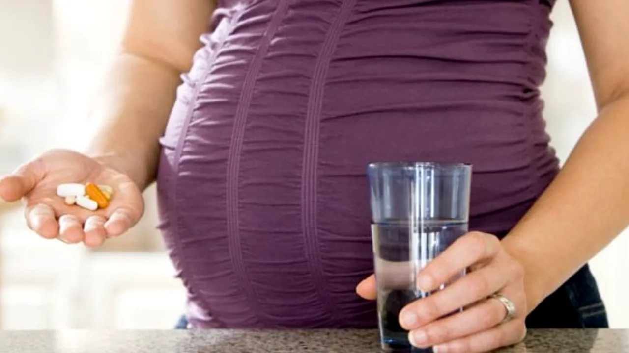 STUDIU. Riscurile la care se expun femeile însărcinate care iau antidepresive