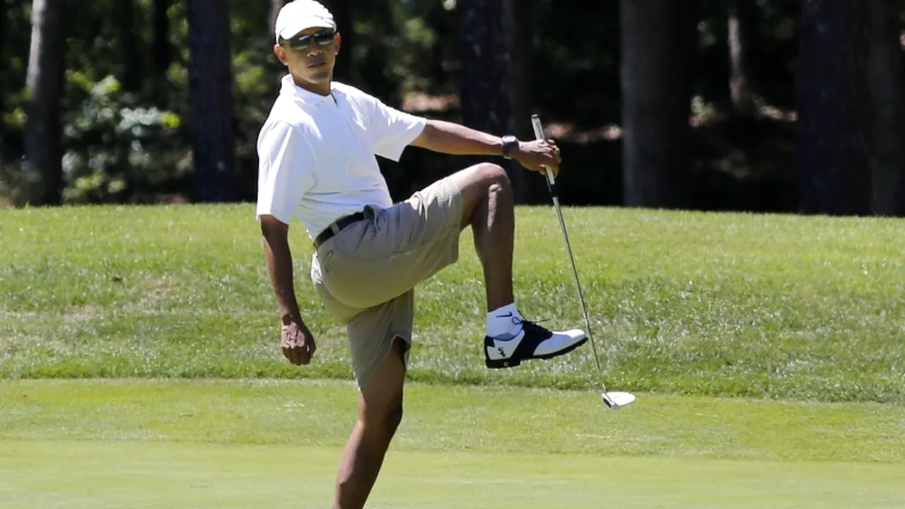 Barack Obama și-a cerut scuze față de doi militari americani, după ce le-a perturbat organizarea nunții cu o partidă de golf