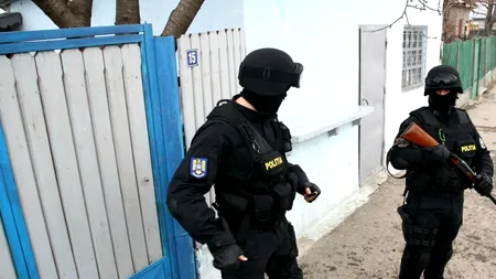 ZECI DE PERCHEZIȚII, pentru destructurarea unei rețele de hoți de produse petroliere din două conducte OMV. Printre suspecți sunt și POLIȚIȘTI