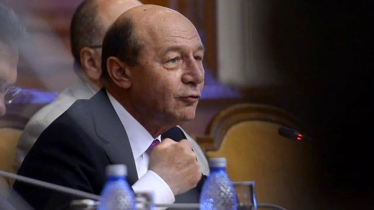 Băsescu, înainte de a pleca la Summitul NATO: CSAT a aprobat prezența unor aeronave NATO în România