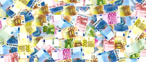Economistul şef al BCR trage un semnal de alarmă: Euro va trece de 5 lei
