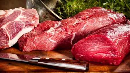 Șeful unui magazin acuză că i s-a cerut să vândă carne stricată, spălată cu detergent