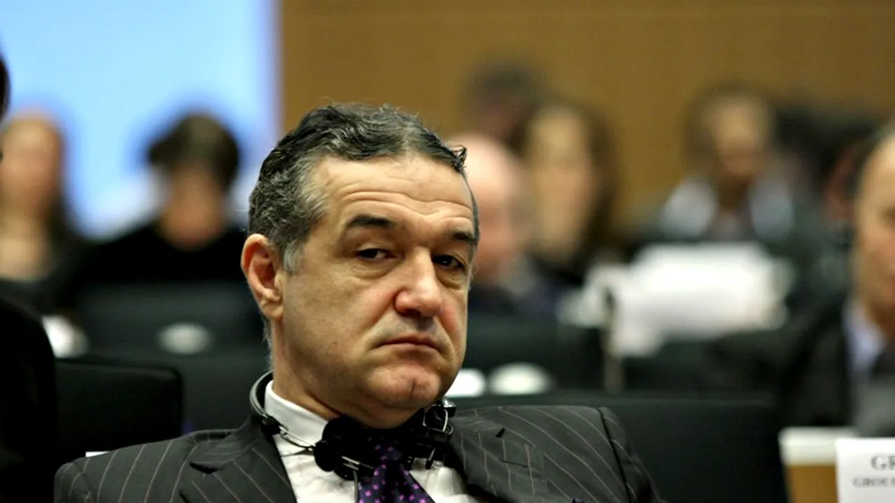 Gigi Becali, în vizită la Parlament. 