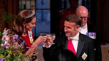GESTUL făcut de Emmanuel Macron față de Kate Middleton la banchetul de stat dat de Regele Charles. Au ciocnit apoi paharele în cinstea evenimentului