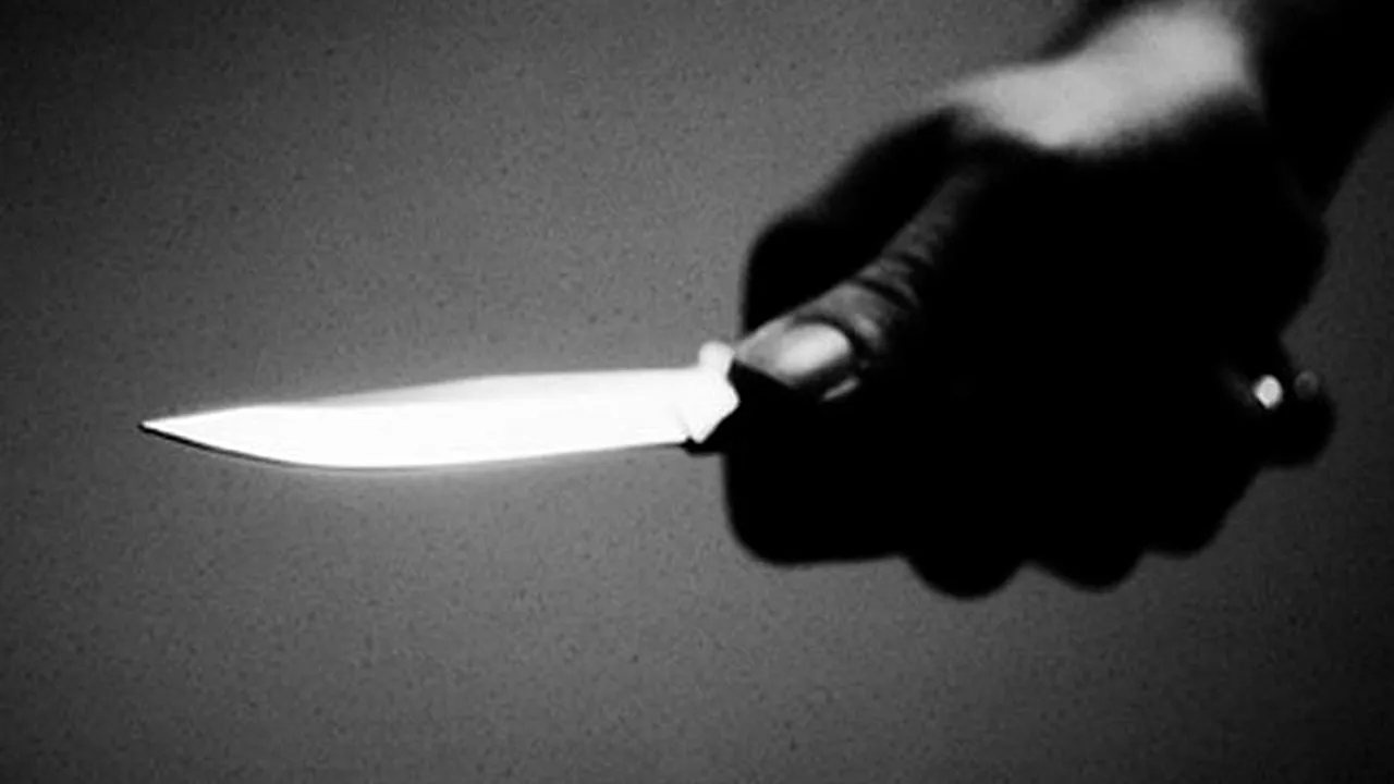 Tânărul reținut după ce a înjunghiat un elev de 15 ani consuma droguri, spune tatăl acestuia