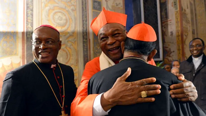Peste un miliard de catolici așteaptă primul papă de culoare