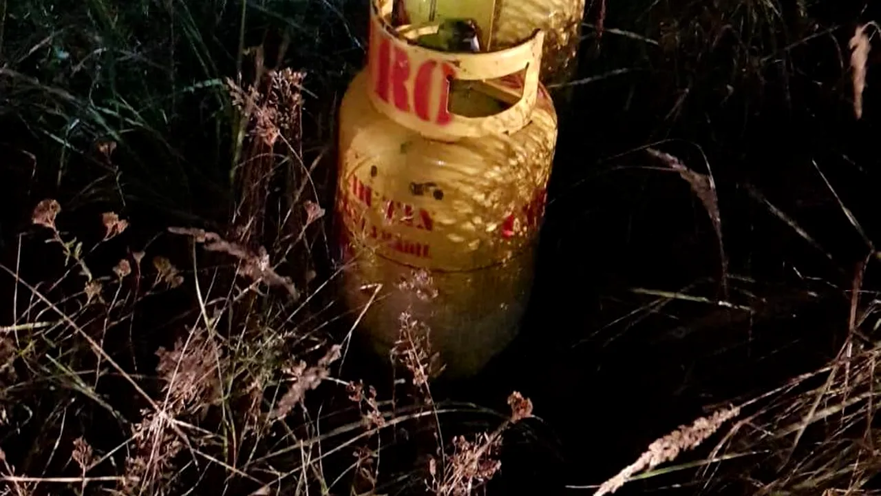 Bărbat beat, plecat de acasă amenințând că se sinucide, găsit în mașină cu butelii de gaz