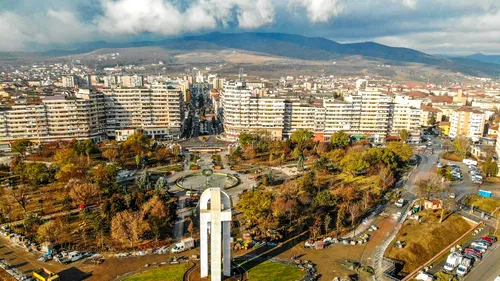 MONUMENTUL UNIRII de la Alba Iulia, în valoare de 10 milioane de lei, este finalizat
