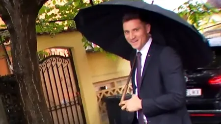 SPP-istul lui Nicușor, vânat de doamne și domnișoare. Vestea proastă, Brad Pitt-ul a fost adjudecat