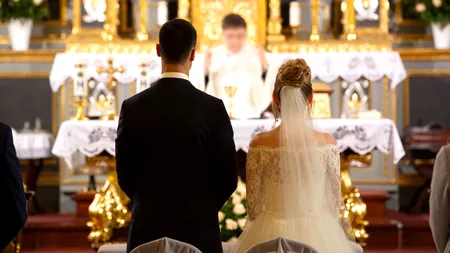 ÎPS Teodosie, despre nunți: „Cei care fac sâmbăta nuntă rămân mereu sub un blestem. Le dau la toţi să îşi facă canon de pocainţă”