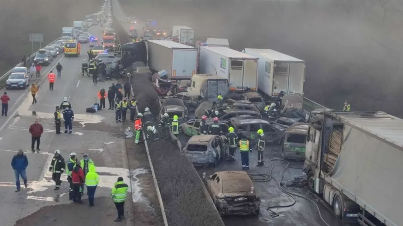UPDATE | Carambol cu zeci de mașini pe o autostradă din Ungaria, provocat de o furtună de praf. MAE: Printre victime sunt și trei români, iar unul e în stare gravă