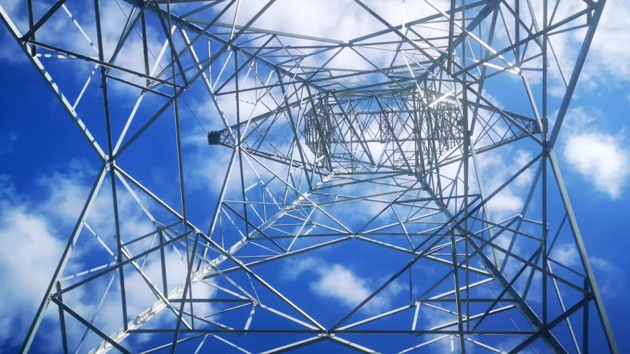 Transelectrica va avea proceduri simplificate de contractare, construcție sau expropriere. Măsurile urgente pentru consolidarea rețelei - DOCUMENT