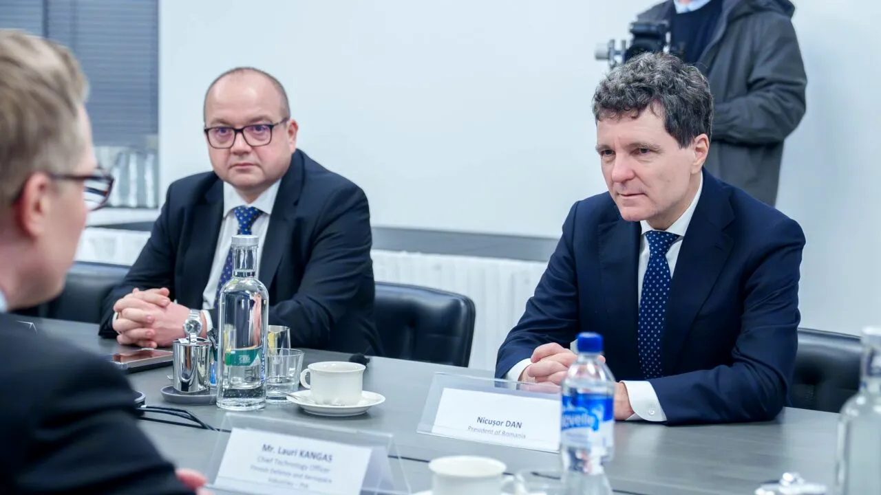 România s-a decis. În războiul SUA-Europa, suntem de partea UE. Anunțul a fost făcut de consilierul lui Nicușor Dan, Valentin Naumescu