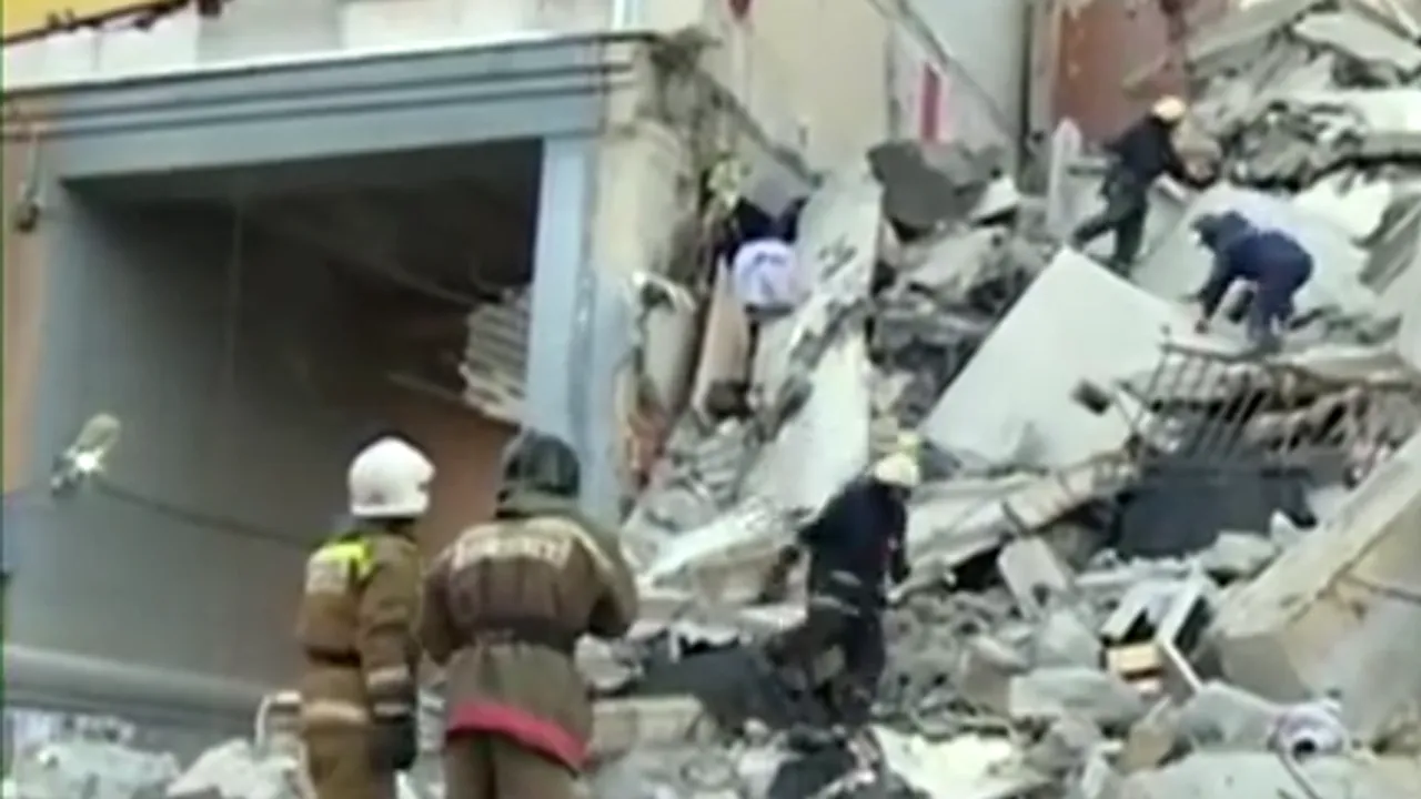 Băiețel de 11 luni, SALVAT de sub dărâmături DUPĂ 35 DE ORE la -17 grade Celsius. Bilanțul EXPLOZIEI de la Magnitogorsk, Rusia: 37 de morți