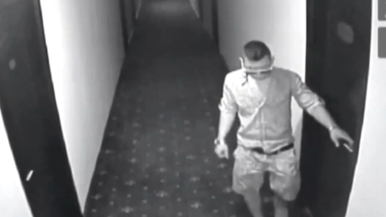 Ce a făcut acest tânăr român la o secundă după acest cadru. Camerele de supraveghere au filmat tot 