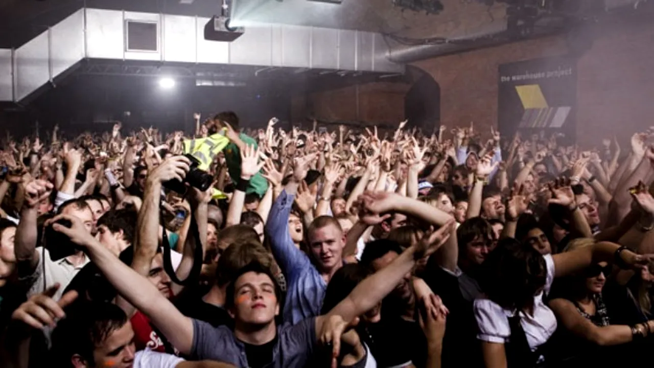 Un bărbat mort și alte cinci persoane spitalizate, după un concert dance la Manchester