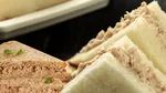 Cum să prepari cel mai bun sandviș cu ton. Ce trebuie să adaugi, de fapt