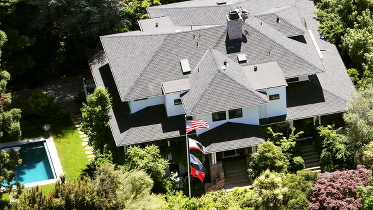 Financial Times, despre ideea de viață privată care trebuie redefinită: 