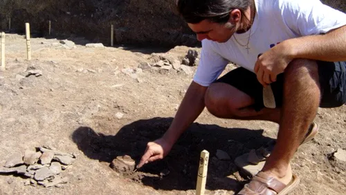 Un sit arheologic dintr-o comună dâmbovițeană va dezvălui modul de viață al agricultorilor în urmă cu 6.000 de ani