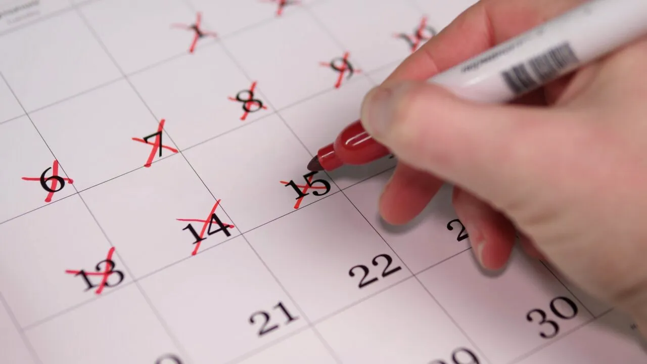 Psihologia spune că persoanele care încă scriu de mână în calendar, în loc să folosească telefonul, au aceste trăsături în comun